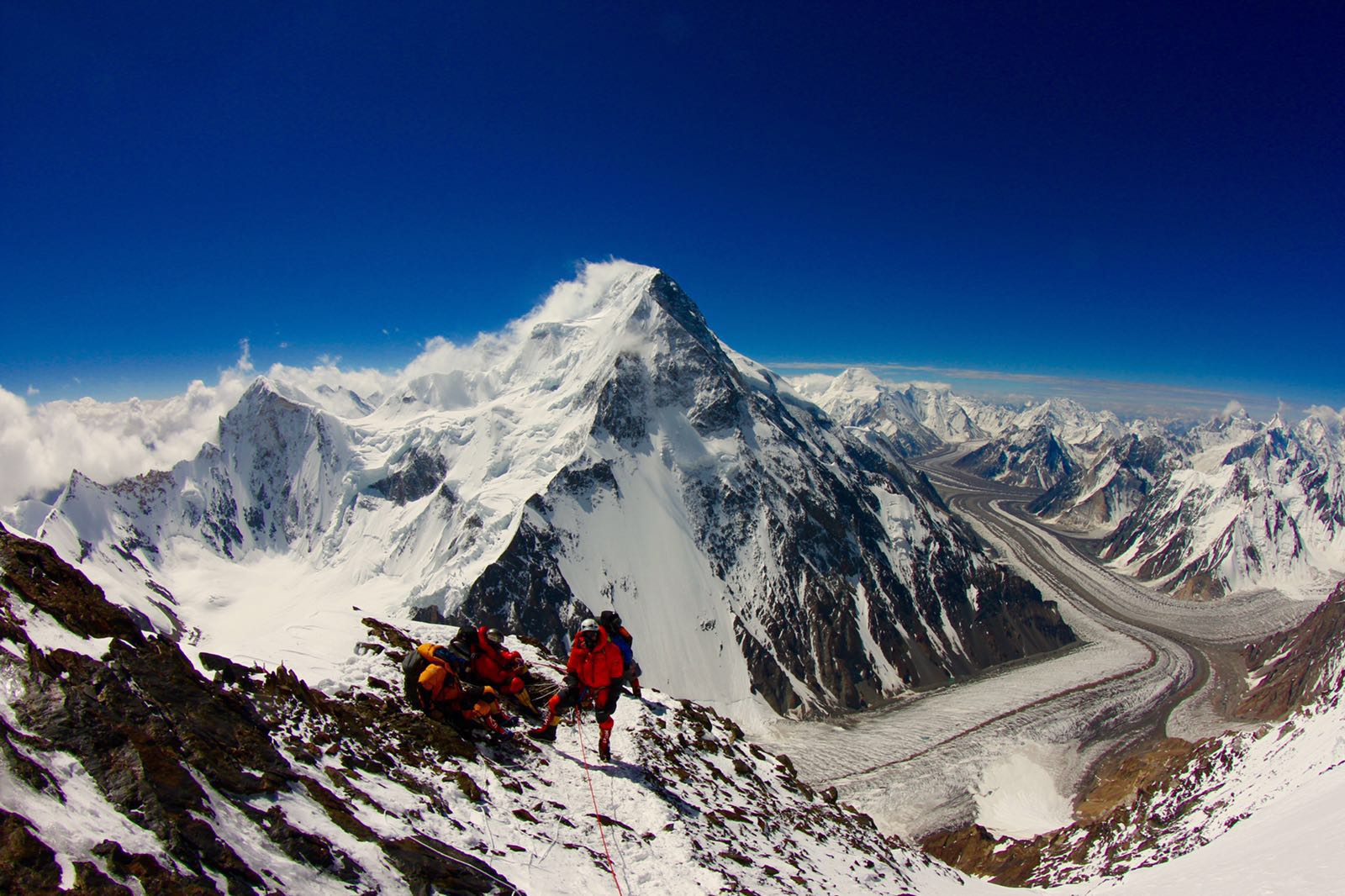 Climbers Ascend K2 s Black Pyramid Of The Abruzzi Spur Climbers Ascend K2 s Black Pyramid Of The Abruzzi Spur