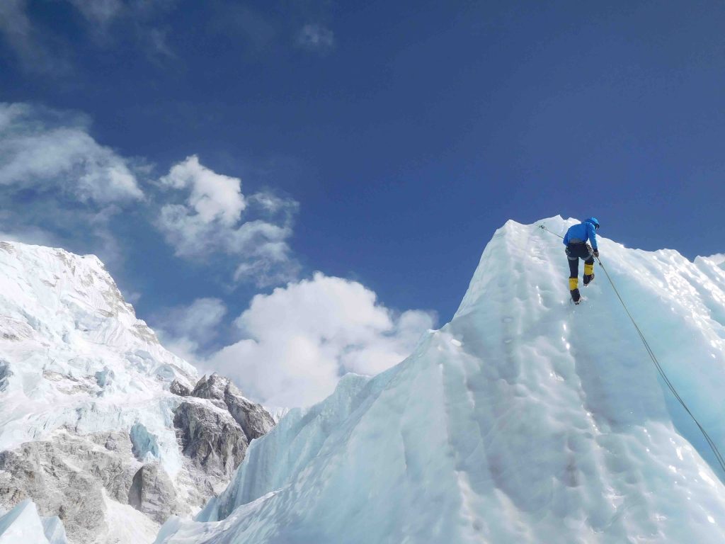 Everest 2017 climbing
