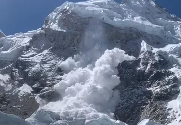 Good sized avalanche near EBC
