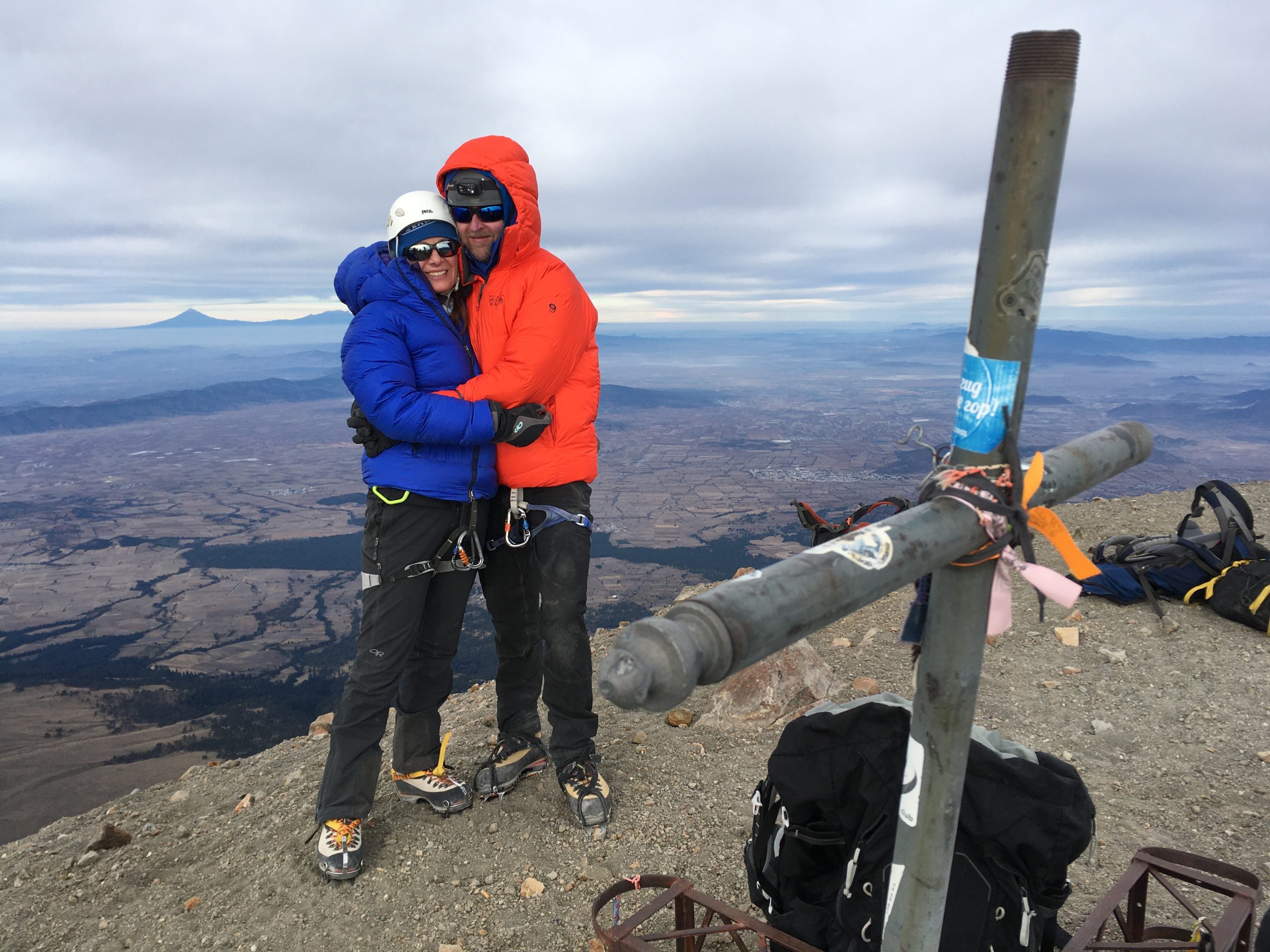 Full team tops out on Orizaba! - Madison Mountaineering