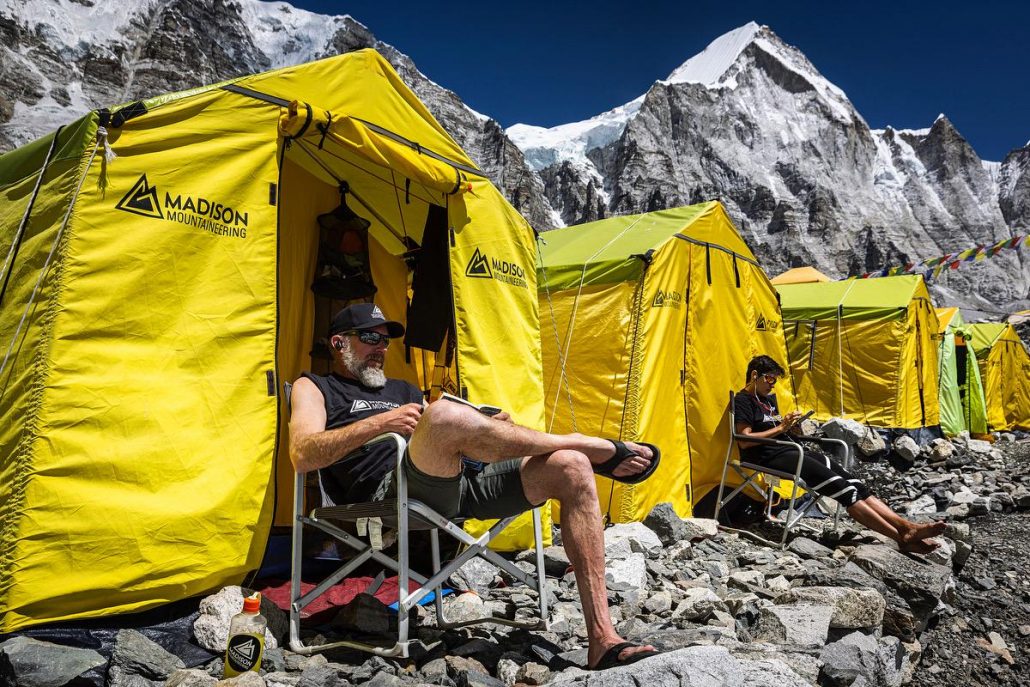 Warm, relaxing rest days at Everest base camp