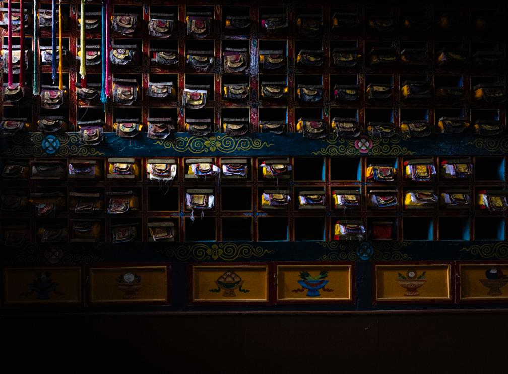 Buddhist scriptures in the monastery at Khumjung (📸: <a href="https://www.instagram.com/terray_s/" target="_blank" rel="noopener">@terray_s</a>)