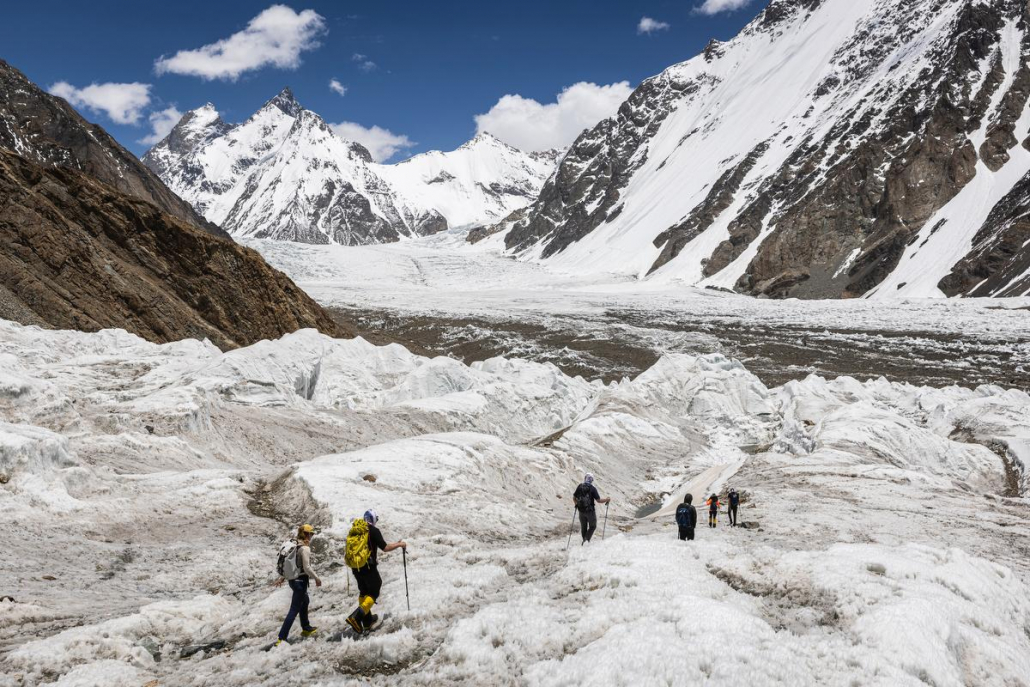 Our climbers on an acclimatization hike above the Godwin Austen Glacier near K2 base camp on June 29. (📸: @terray_s)