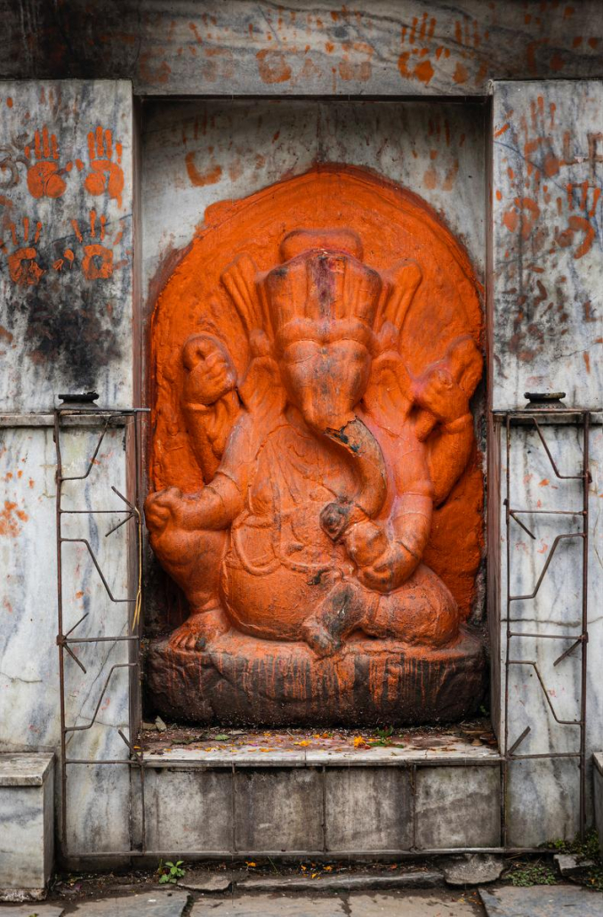 A Ganesh statue at Pashupatinath Temple. 📸: Terray Sylvester