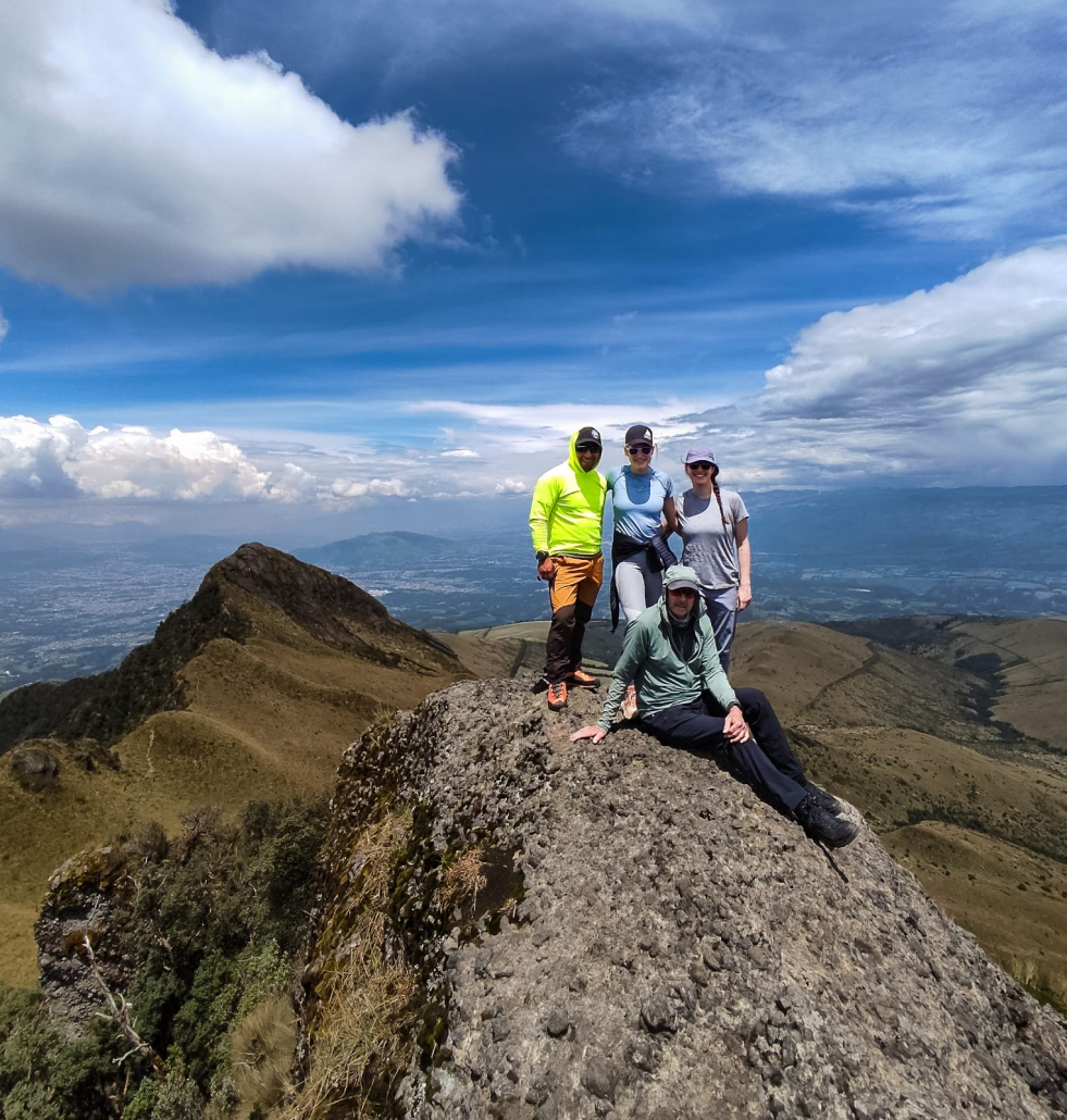 The team on the summit of Pasochoa Volcano! (Photo by Estalin Suárez)