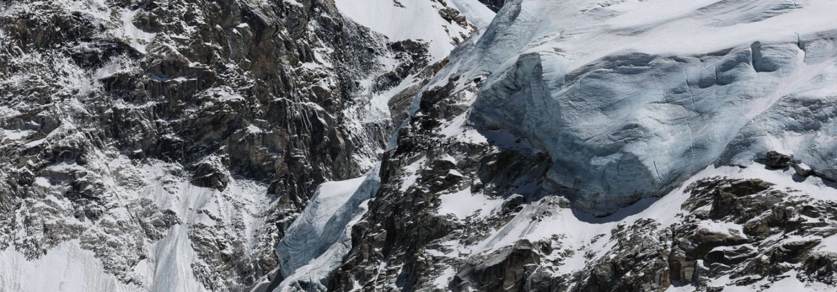 Mount Everest (photo by Terray Sylvester)