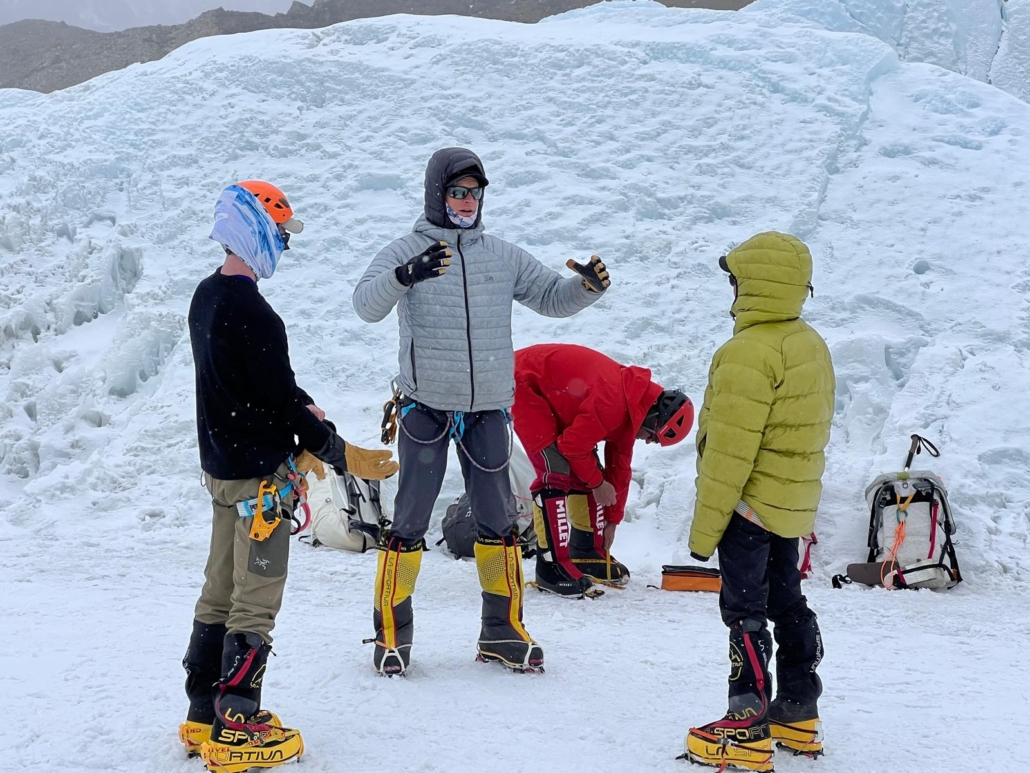Expedition leader, Garrett Madison working with the team (photo by Susan Agar)
