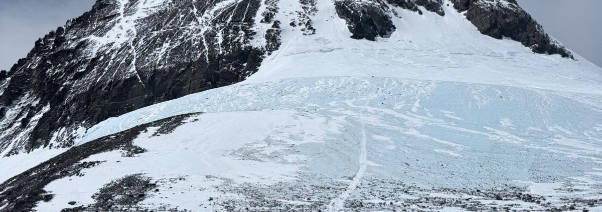 Looking up the route from Camp 4 on the South Col.