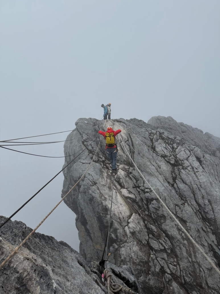 Crossing the famous Tyrolean Traverse on Carstensz Pyramid!
